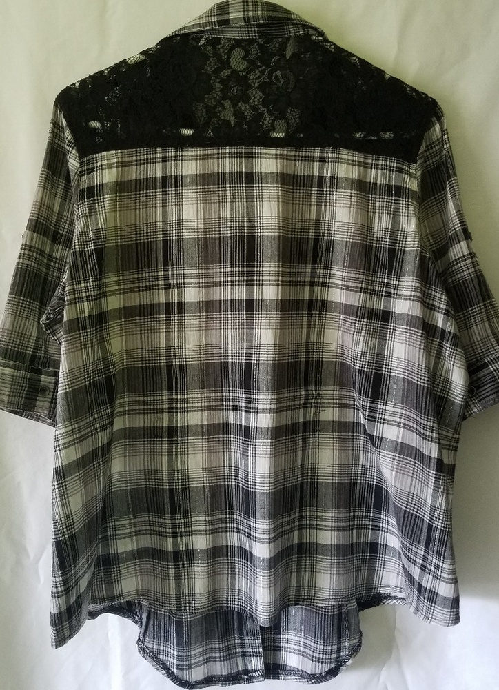 Maurices Button Up - Picture 4 of 4